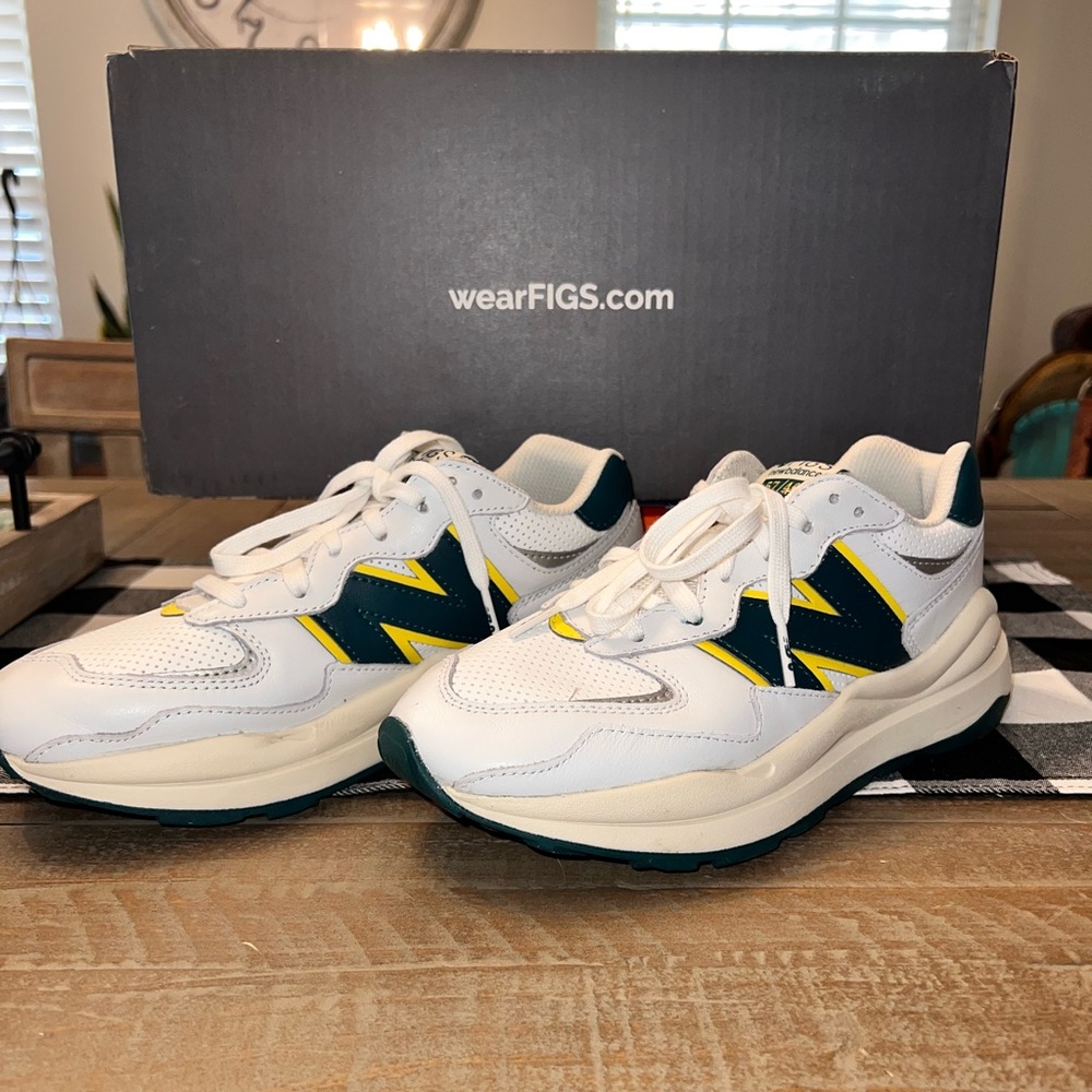 Figs New Balance Size 8.5 Women’s